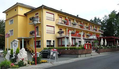Kärnten: Strandhotel-Seeblick in St. Kanzien am Klopeiner See Bild: Kärnten: Strandhotel-Seeblick in St. Kanzien am Klopeiner See