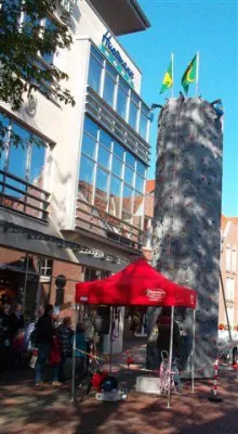 Deutschlands höchster, mobiler 3-Routen Kletterberg Bild: Deutschlands höchster, mobiler 3-Routen Kletterberg