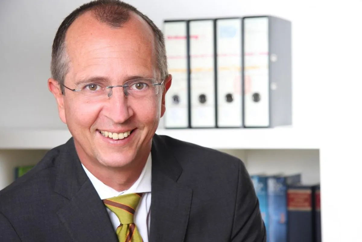 Marc Cyrus Vogel ist Dozent des DAPR pro-Fachseminars 