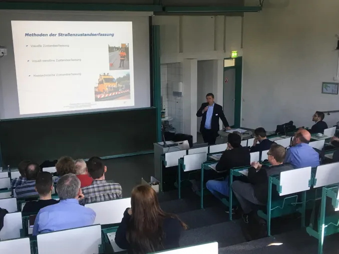 5. Breitband-Forum Südwestfalen zum Thema Staßenaufbruch Bild: 5. Breitband-Forum Südwestfalen zum Thema Staßenaufbruch