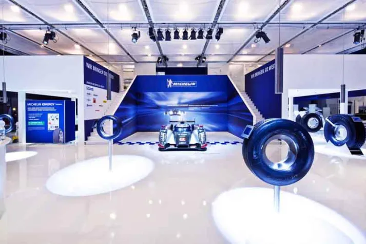 Bild: Emmy B. konzipiert markenstarken Auftritt auf Reifen-Messe