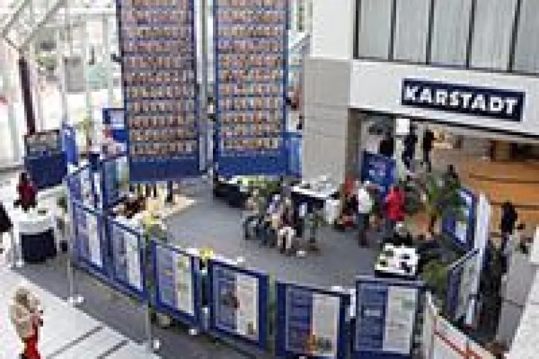 Bild: Berufsfeuerwehr Kiel zu Gast bei der 15. Kieler NierenWoche