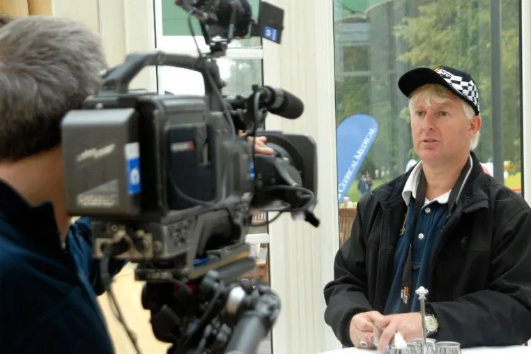 Gewinnen Sie Ihr Publikum - 5 goldene Regeln für Ihren Kamera- oder Bühnenauftritt von Dietmar Baum,GF bei mmh Bild: Gewinnen Sie Ihr Publikum - 5 goldene Regeln für Ihren Kamera- oder Bühnenauftritt von Dietmar Baum,GF bei mmh