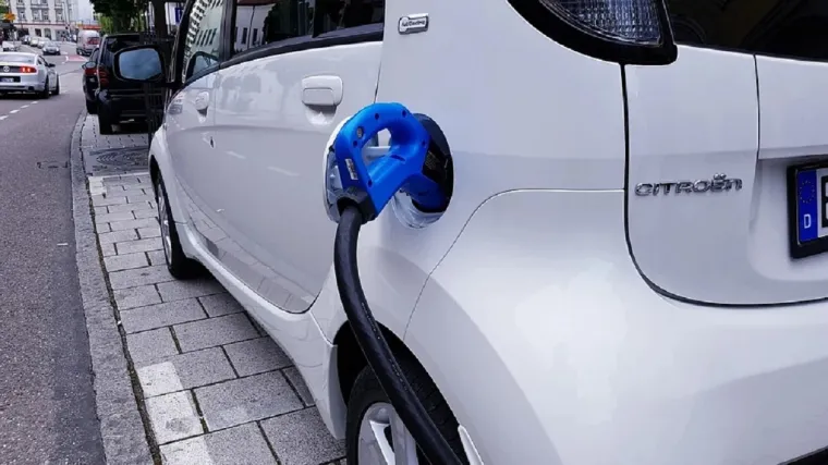 Bild: moinEnergie News: Volkswagen bedrängt Tesla weltweit