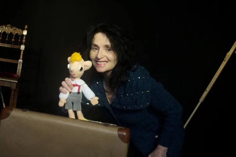 Beate Sarrazin inszeniert "Die Schneekönigin". Nach H. C. Andersen Bild: Beate Sarrazin inszeniert "Die Schneekönigin". Nach H. C. Andersen