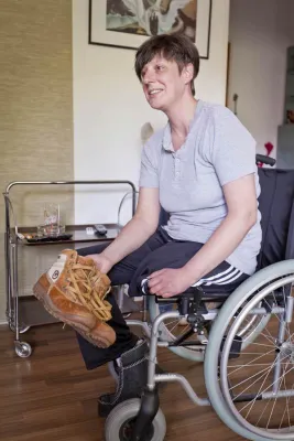 Bild: Rollstuhlfahrerin Ellen braucht dringend ein neues Zuhause – „Verändere Deine Stadt" hilft bei der Suche