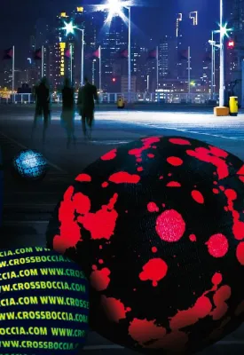 Bild: Wenn Trendsport ein Licht aufgeht: Crossboccia bringt die Bälle zum Leuchten