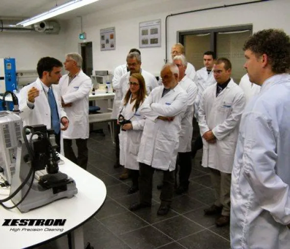 Bild: ZESTRON Workshop zum Thema „Oberflächenqualifikation für elektronische Baugruppen“ am 19.04.2012