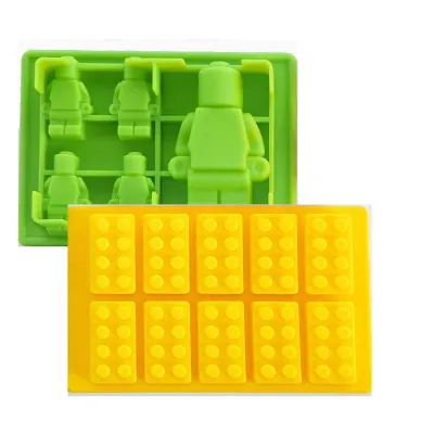 Bild: Lego Tortenfiguren und Schokoladenformen machen Kindern Spaß in der Küche