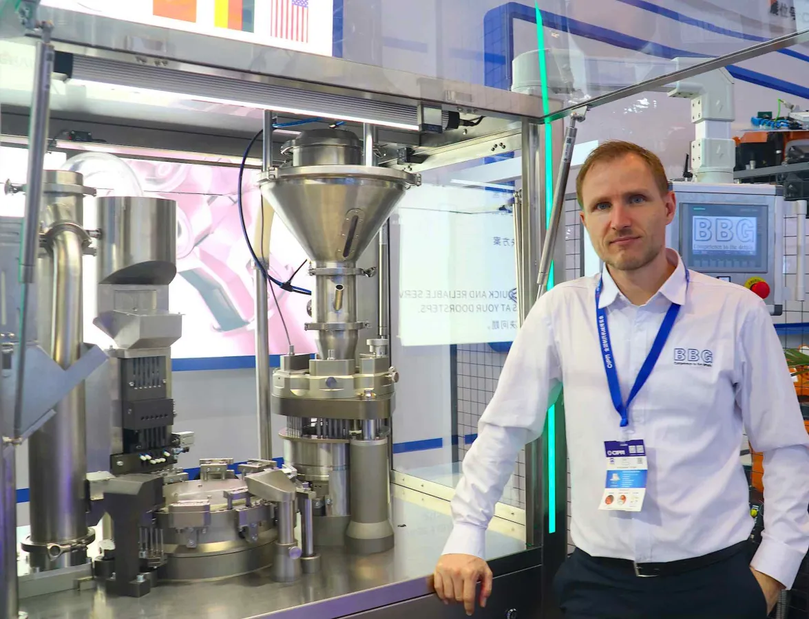 Der „Mercury 800“ enthält auf 1,6 qm Fläche alle Komponenten für das Füllen von Kapseln (Foto BBG).