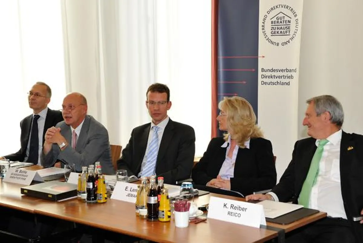 V. l. n. r.: Daniel Marschke (Bundesverband), Wolfgang Bohle (Bundesverband), Andreas Pieroth (WIV), Elke Lensker (JEMAKO), Konrad Reiber (Reico)