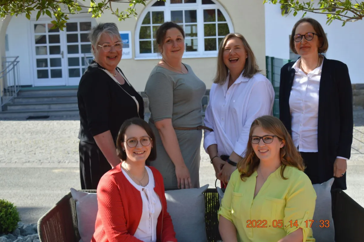 Fröhliche Frauen in Führungspositionen: Verbandsarbeit macht Spaß (© Bundesverband hauswirtschaftlicher Berufe MdH e.V.)