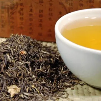 Mit Jasmin Tee gegen den Hitze-Kollaps Bild: Mit Jasmin Tee gegen den Hitze-Kollaps