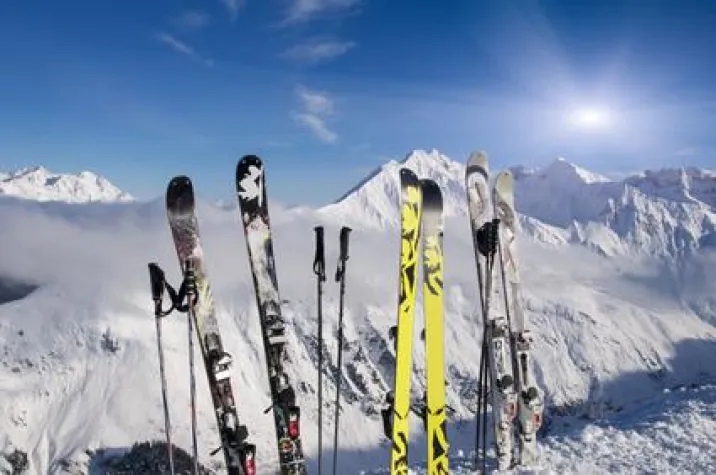 Bild: Fasten mit Skifahren und Schneeschuhwandern