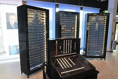 Die IT&Media präsentiert einen Pionier des IT-Zeitalters: Der „Zuse Z3“ kommt nach Darmstadt Bild: Die IT&Media präsentiert einen Pionier des IT-Zeitalters: Der „Zuse Z3“ kommt nach Darmstadt