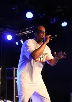 Bild: 2schneidig mit zwei Open-Air-Konzerten an Gesamtschule in NRW