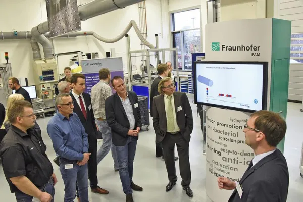 Bild: Neues Zentrum für Inline-Vorbehandlung erweitert den Bereich Oberflächentechnik am Fraunhofer IFAM