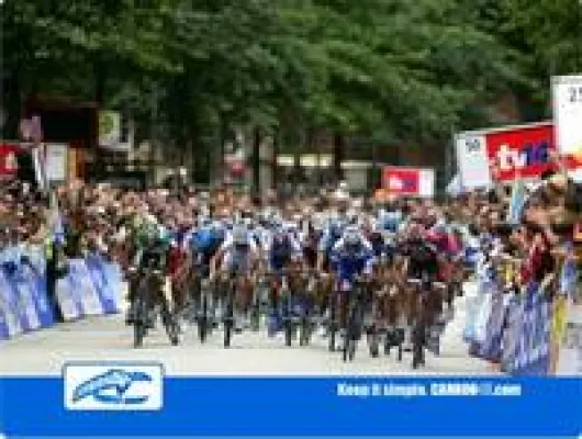 Bild: Carboo4U auch bei CyClassics 2009 – Magic Sportfood mit 60 Quadratmeter Stand auf dem Hamburger Jungfernstieg