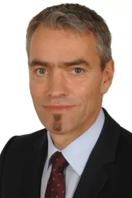 Reiner Hildbrand wird Kaufmännischer Geschäftsführer – Hans-Jörg Hisam übernimmt Vorsitz der Geschäftsführung Bild: Reiner Hildbrand wird Kaufmännischer Geschäftsführer – Hans-Jörg Hisam übernimmt Vorsitz der Geschäftsführung