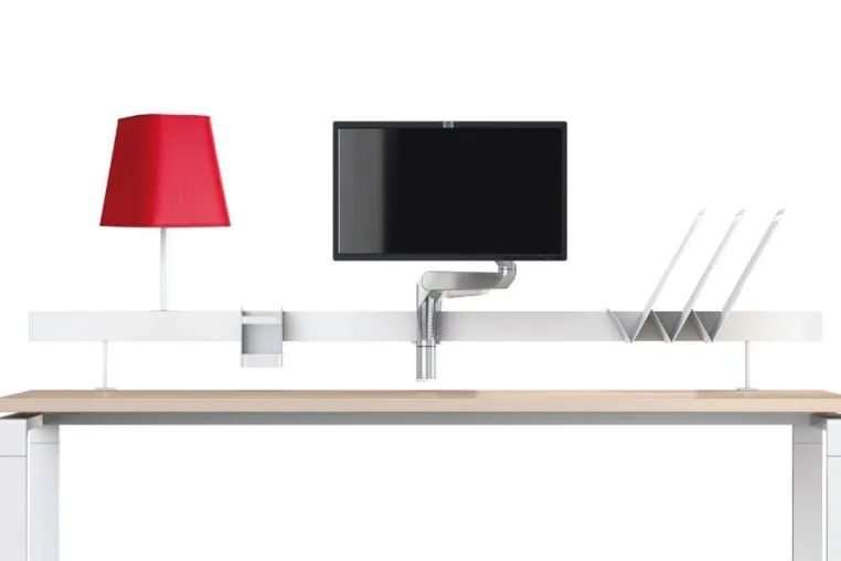 Bild: BLANKE DESIGN begeistert den Handel mit neuem Monitorarm PLUG AND PLAY von MANADE