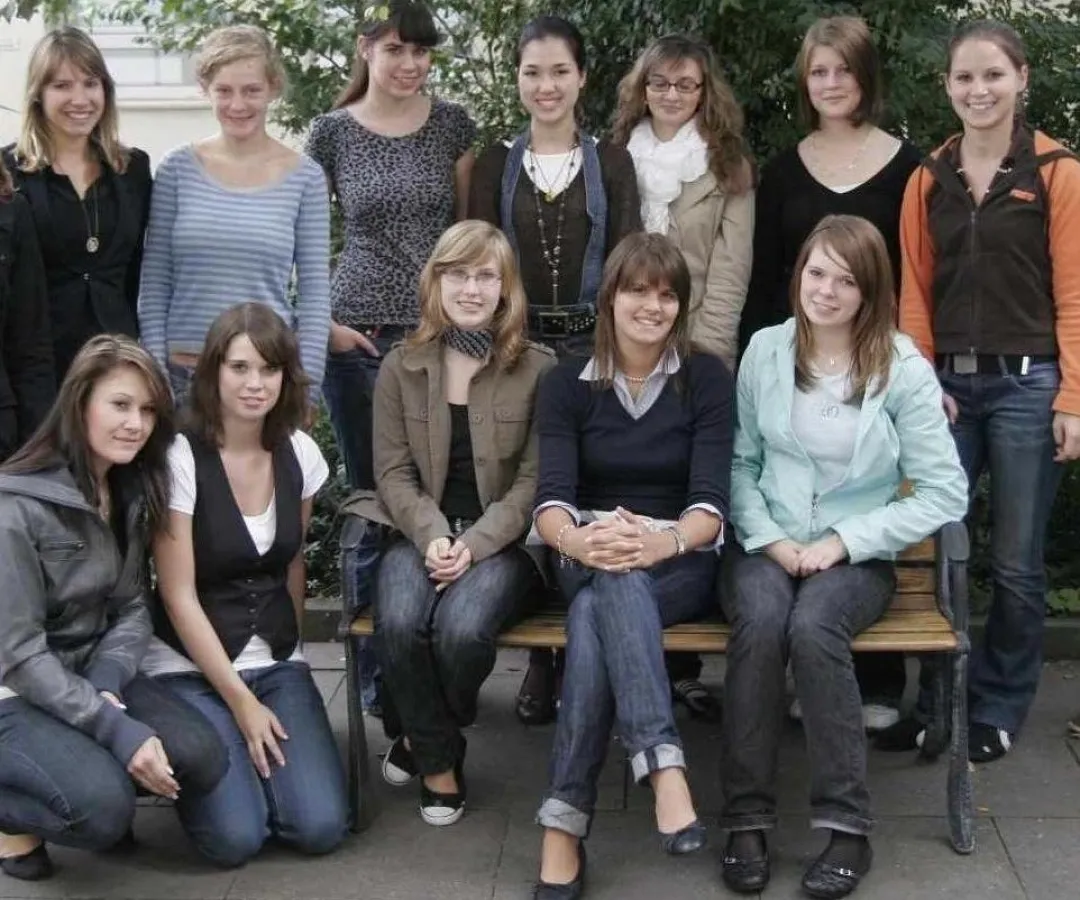 Arbeitsgruppe der Summer-School 2008 im Innenhof der WAM