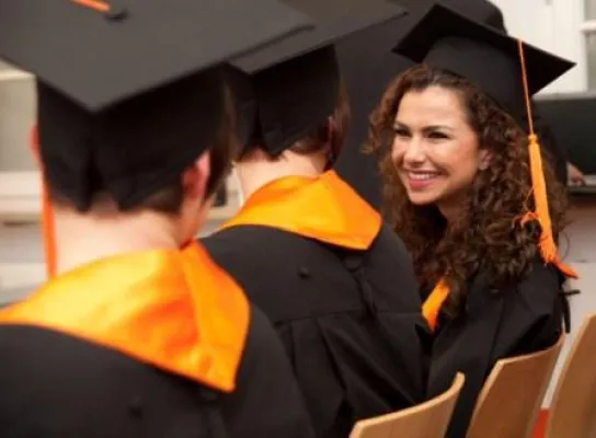 Studenten müssen lernen was die Wirtschaft von ihnen erwartet Bild: Studenten müssen lernen was die Wirtschaft von ihnen erwartet