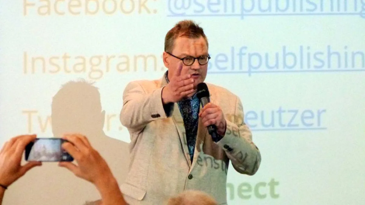 Dr. Lutz Kreutzer eröffnet den Self-Publishing-Day 2017