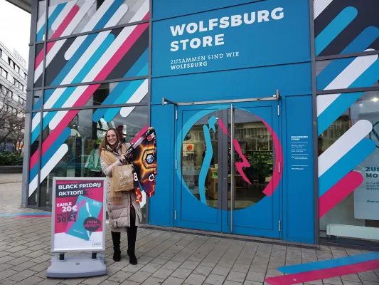 Bild: Black Friday im Wolfsburg Store