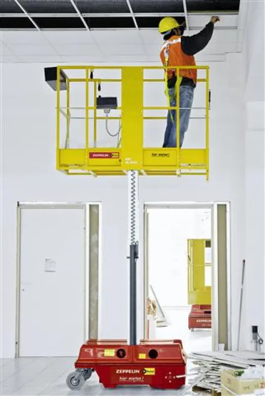 Optimal für Arbeiten mit wechselnden Eisatzorten: die Arbeitsbühne ZV5.08A von Zeppelin Rental