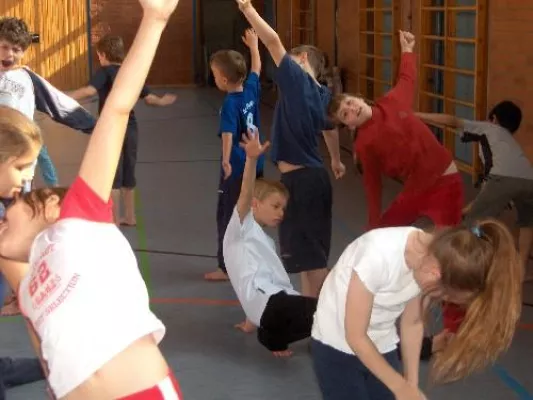 Bild: Lernen durch Bewegung: Grundschule am Grünen Markt integriert Tanzprojekt in den Stundenplan