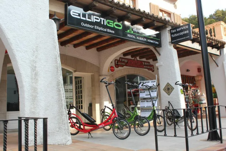 Bild: Crosstrainer-Fahrrad ohne Sattel auf Mallorca in Palma gesehen