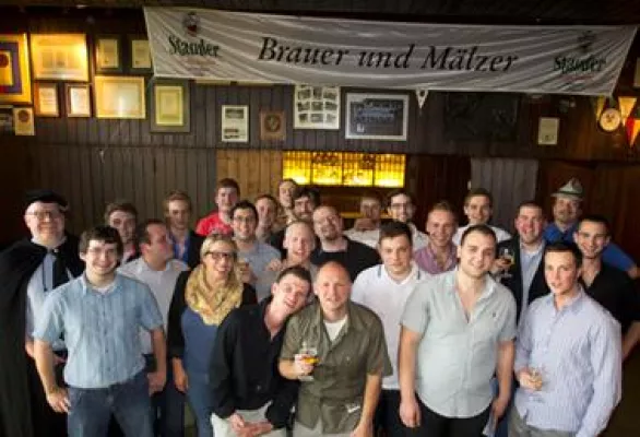 23 frischgebackene Brauer und Mälzer losgesprochen: Duo wurde diesmal als Prüfungsbeste ausgezeichnet Bild: 23 frischgebackene Brauer und Mälzer losgesprochen: Duo wurde diesmal als Prüfungsbeste ausgezeichnet