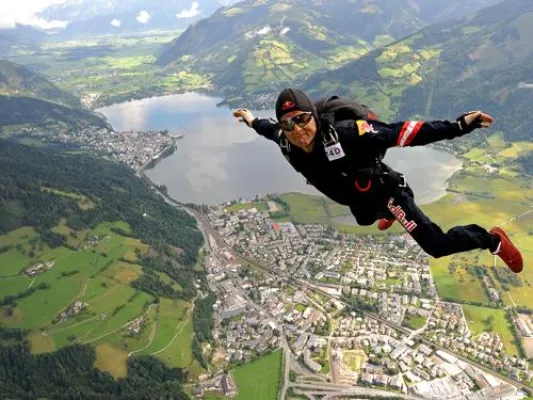 Bild: PUNKTGENAU - Parachute World Cup Series in Zell am See (Presseinfo des Veranstalters)