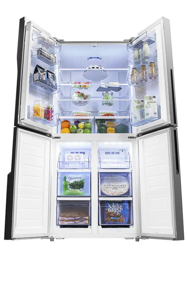 Reichlich Platz für Snacks und Getränke: der Multi-Door-Kühlschrank MKGNF 440 A+ EL