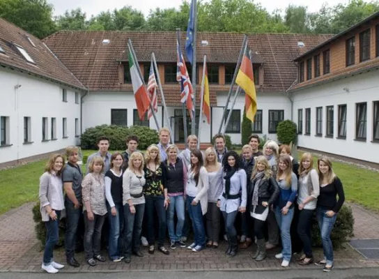 Bild: Summer School 2011 „Take the fast Track“ an der AMA und IBS Lippstadt in NRW.