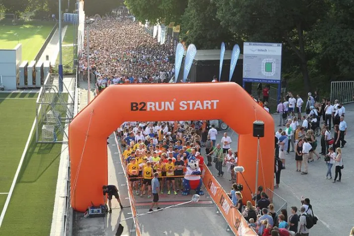 Vom Bürostuhl in die Laufschuhe Bild: Vom Bürostuhl in die Laufschuhe