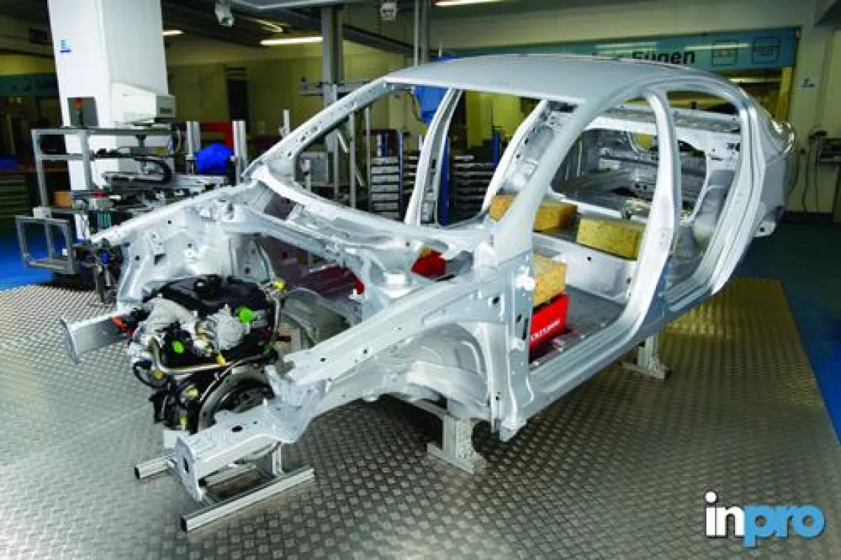 INPRO Versuchslabor: Klebtechnik für Rohkarosserie- und Triebwerksanwendung