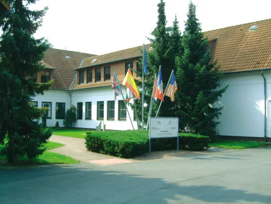 Bild: Akademische Gesellenjahre - oder wie die International Business School (IBS) in Lippstadt - Bad Waldliesborn auf die Entwicklung am Arbeitsmarkt reagiert