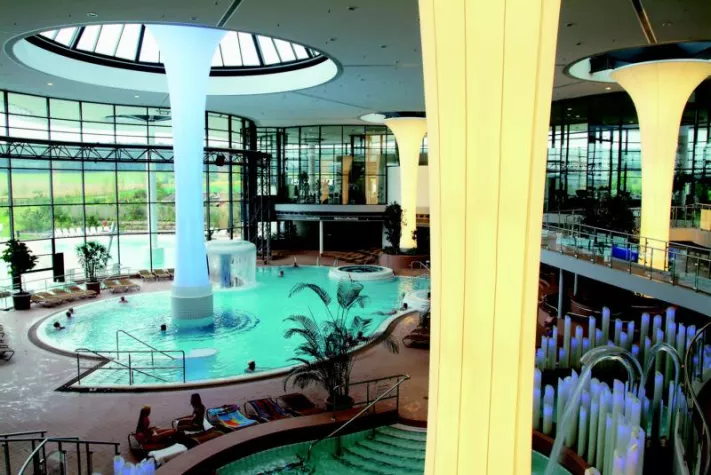 Bild: Alles ist rund in der KissSalis Therme - Eines der schönsten Wellnessbäder Europas in Bad Kissingen
