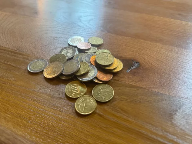 Bild: Sven Schwarzat von der Schwarzat Capital GmbH spendet erneut für Tierschutzprojekte