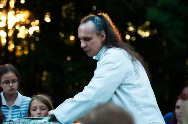 Bild: Das Tshethar Ritual – dem Leben mit Wertschätzung begegnen