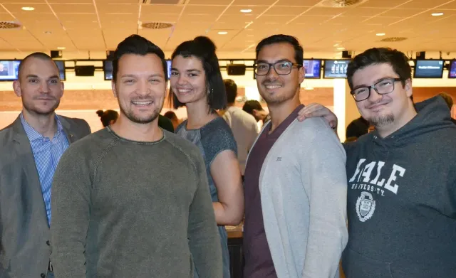 Bild: HdWM: Studierende von Managerschmiede beim TRIPLE B BIG BUSINESS BOWLING im Dialog mit Partnerunternehmen