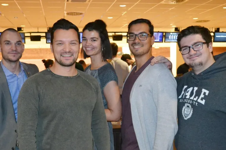 Bild: HdWM: Studierende von Managerschmiede beim TRIPLE B BIG BUSINESS BOWLING im Dialog mit Partnerunternehmen