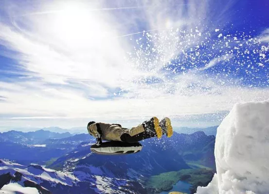 jochen–schweizer.de – Das macht Wintergaudi - Erlebnis-Highlights für die kalte Jahreszeit Bild: jochen–schweizer.de – Das macht Wintergaudi - Erlebnis-Highlights für die kalte Jahreszeit