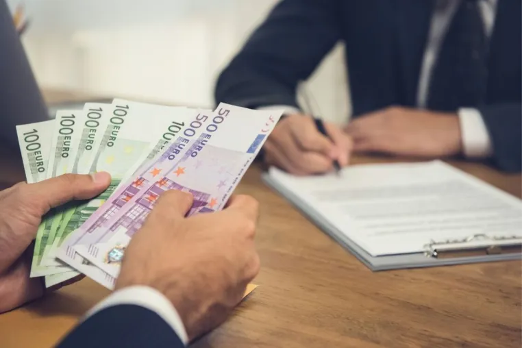 Bild: Der Online-Sofortkredit von Bavaria Finanz 