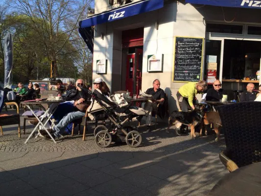 Bild: WM im Biergarten mitten in Kreuzberg Graefekiez