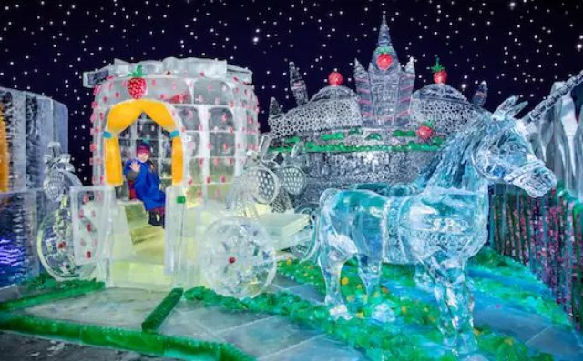 Bild: 4. Eiswelt Elstal: Deutschlands größte Eisfigurenausstellung lockt ins Erdbeerkönigreich