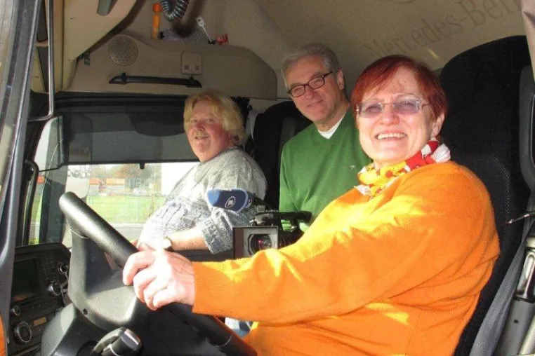 Ein starkes Paar auf Achse – Im LKW quer durch Europa - 27.01 2013, 18:30 Uhr Bild: Ein starkes Paar auf Achse – Im LKW quer durch Europa - 27.01 2013, 18:30 Uhr