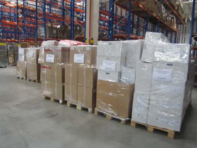 Bild: Ein Sattelzug von hochwertigen Sanitärartikeln wird in München versteigert