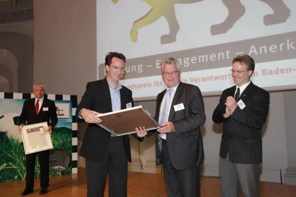 Mittelstandpreis für soziales Engagement: Yatego erreicht Platz zwei Bild: Mittelstandpreis für soziales Engagement: Yatego erreicht Platz zwei